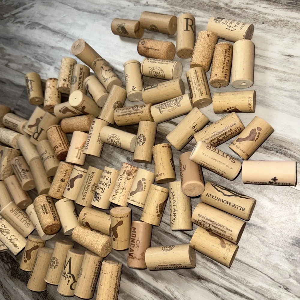 Wine Bottle Corks Craft Lot Of 80 Assorted Variety Recycle Upcycle Wedding DIY